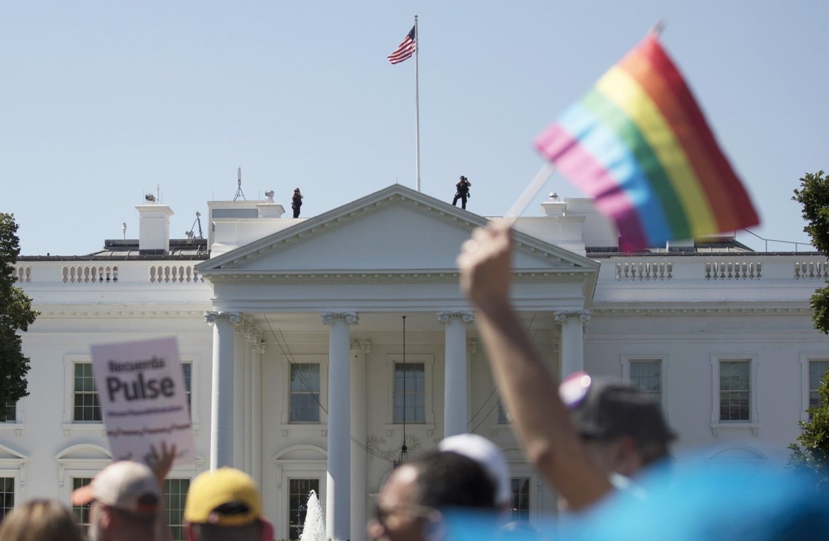 Marcha pelos direitos e orgulho LGBT próximo a Casa Branca, 2017