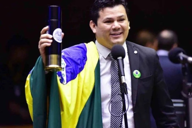 "Não vou dizer que vou matar o cara, mas eu quero que ele morra", disse o deputado Gilvan da Federal.