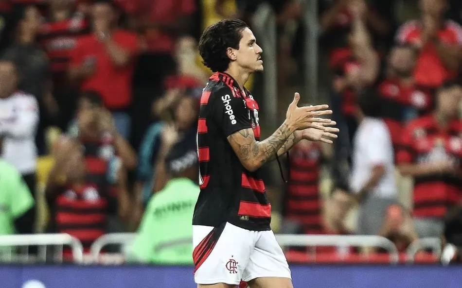 O Flamengo visita a LDU pela Libertadores.