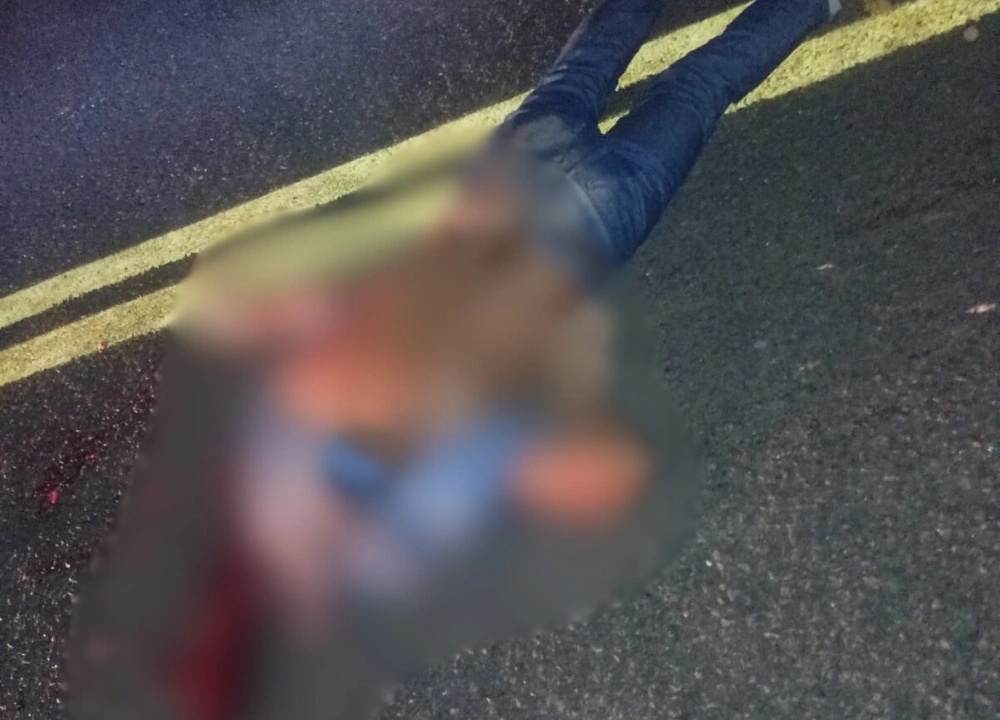 O idoso teve a cabeça esmagada por ônibus.