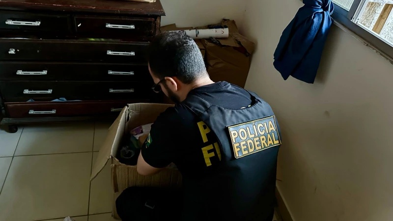 Operação Pseudos, contra tráfico internacional de drogas, cumpre mandados de prisão e busca e apreensão em Teresina