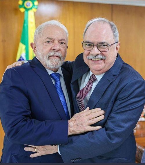 Osmar Jr. fidelidade canina. É o PT que o sustenta