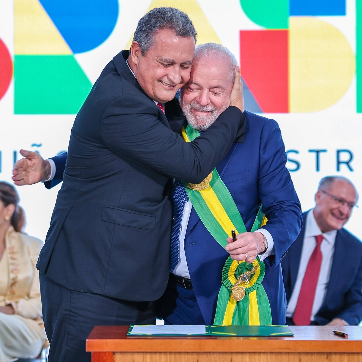 Rui Costa e presidente Lula