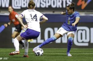 Seleção feminina em campo contra os EUA (Foto: Rafael Ribeiro/CBF)
