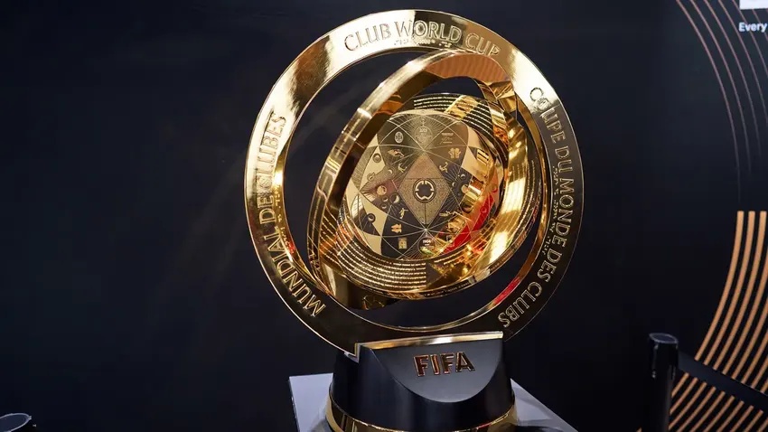Troféu do Mundial de Clubes da Fifa chega ao Rio de Janeiro nesta sexta.