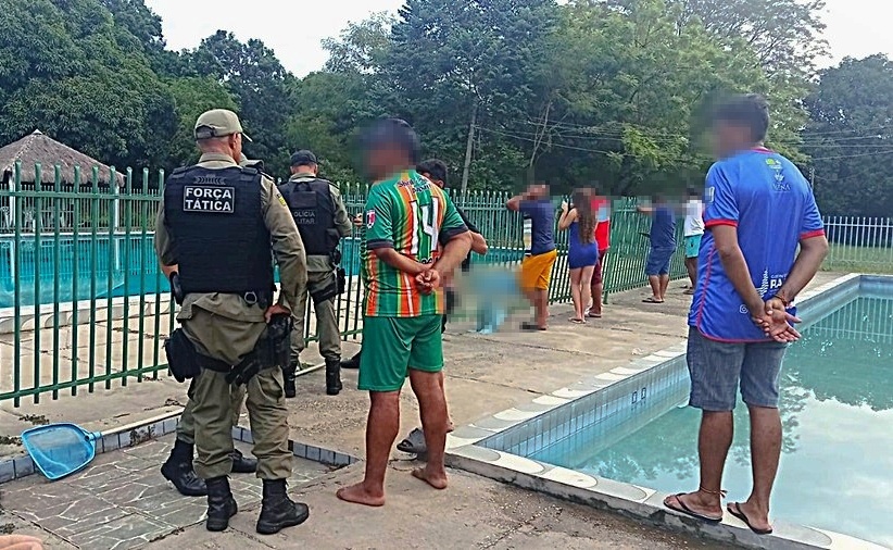 A polícia esteve no local