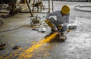 A produção industrial brasileira registrou queda de 0,3% em dezembro na comparação com o mês anterior• Mariangela Ctr (Foto: • Mariangela Ctr)