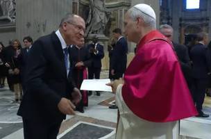 Alckmin entrega convite da COP30 ao Papa Leao XIV (Foto: Reprodução)