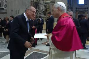 Alckmin entrega convite da COP30 ao Papa Leao XIV (Foto: Reprodução)