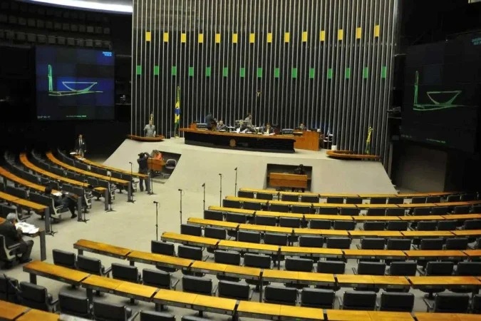 Câmara aprova projeto de lei que institui Campanha Nacional de Uso Consciente da Tecnologia Digital.