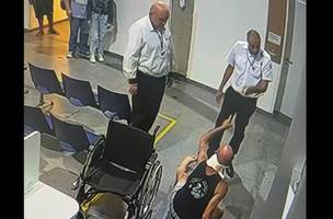 Câmera flagra paciente cadeirante sendo agredido por seguranças de hospital em São Paulo (Foto: Reprodução/Câmeras de Segurança)