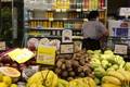Contratos por hora em supermercados elevam precarização do trabalho jovem