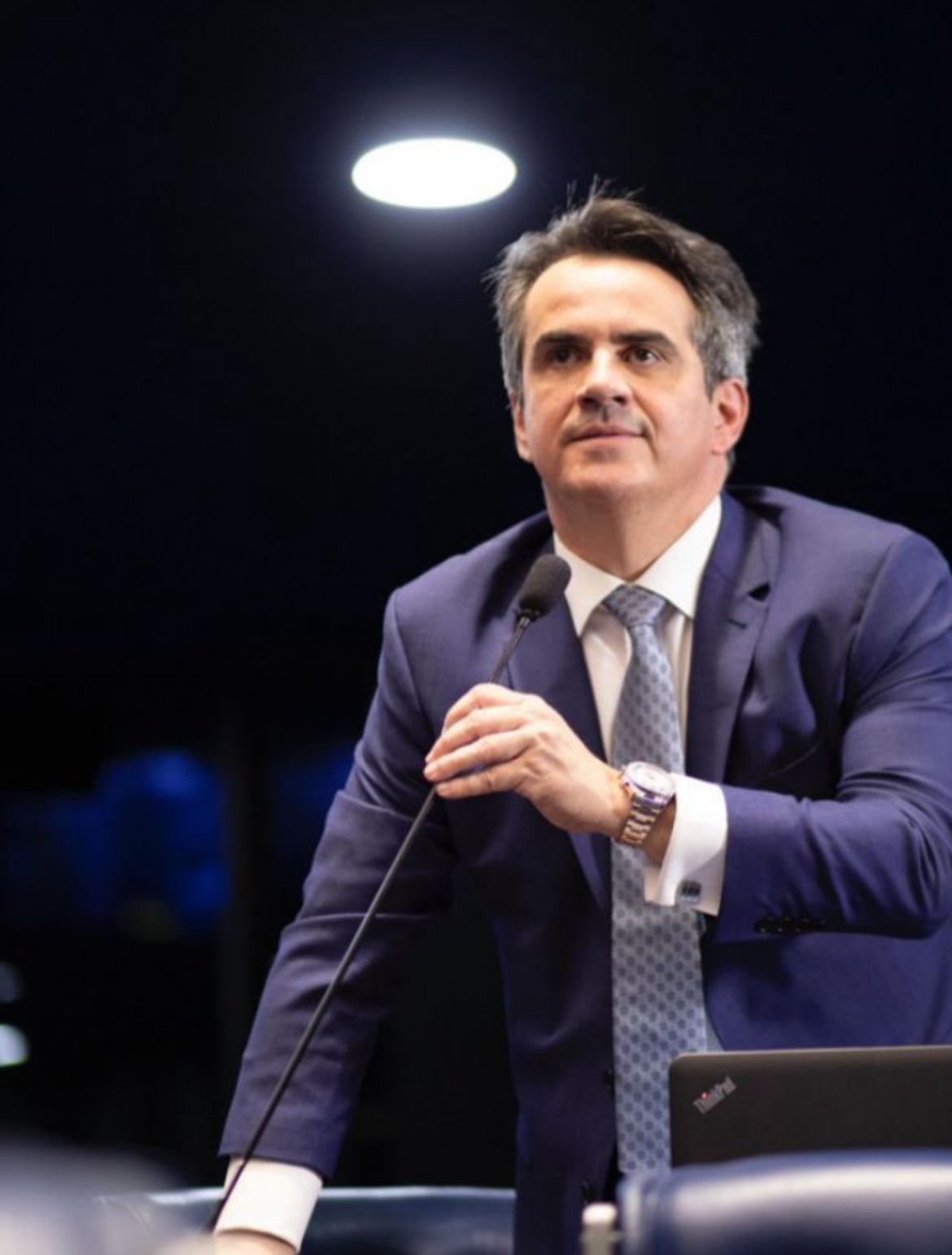 Ciro Nogueira, conferencista, aproveitou para fazer o que mais sabe, bater em Lula