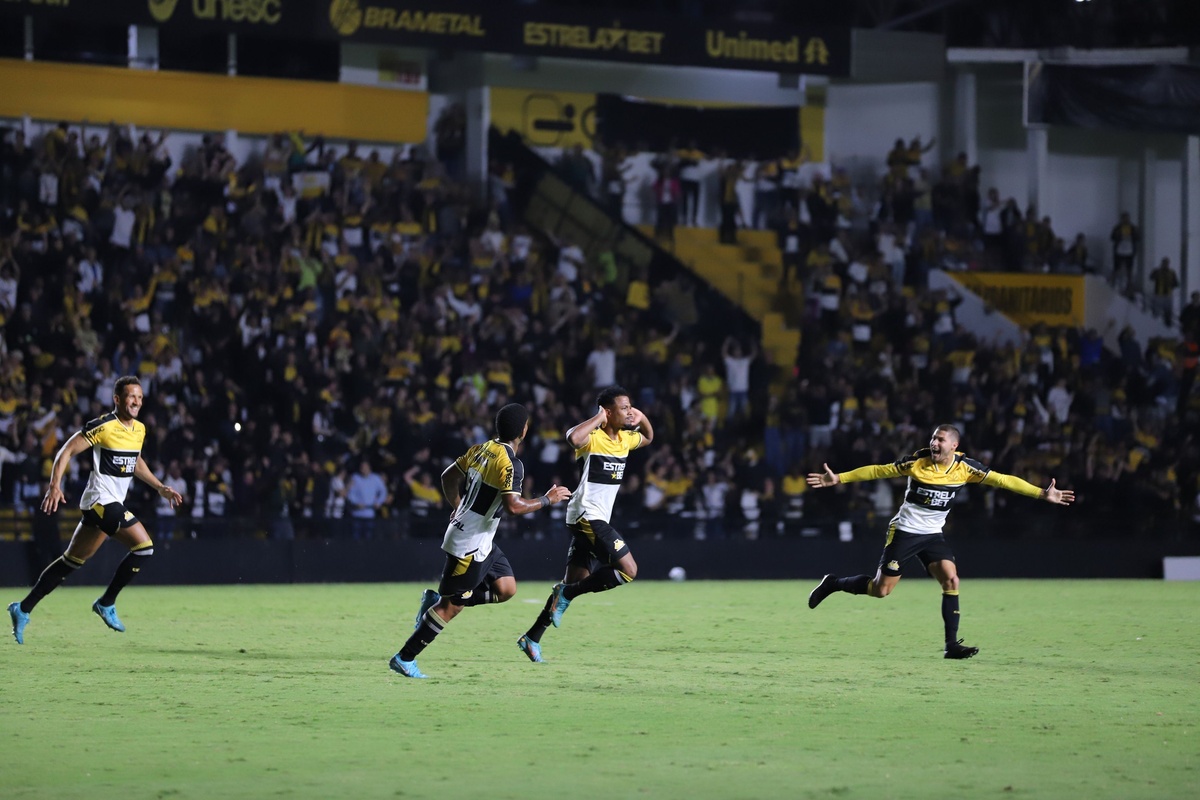 Criciúma venceu o Red Bull Bragantino por 1 a 0, no Heriberto Hulse.
