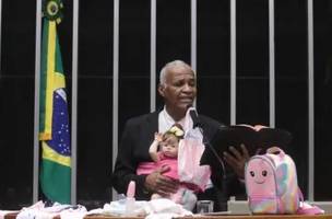 Deputado Pastor Sargento Isidório (Avante-BA) durante discussão de propostas legislativas (Foto: Câmara dos Deputados)
