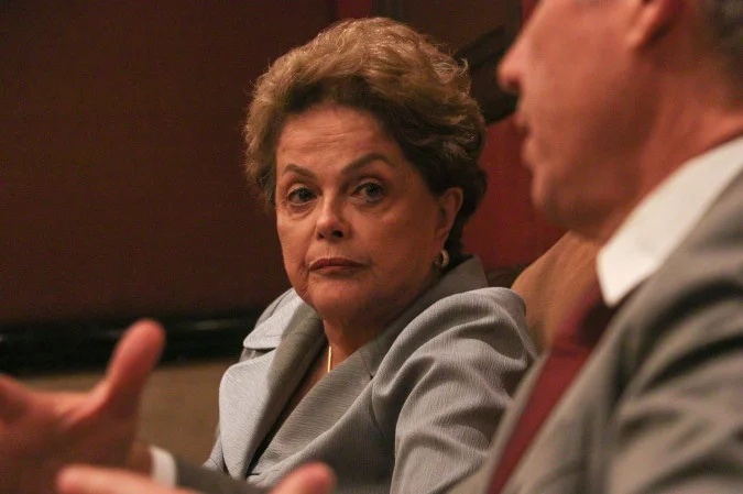 Dilma Rousseff reivindica reconhecimento oficial de perseguição política durante a ditadura militar