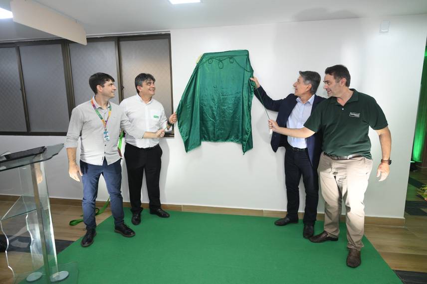 Inauguração do novo Centro de Coleta do Laboratório da Unimed Teresina teve a presença de autoridades nacionais