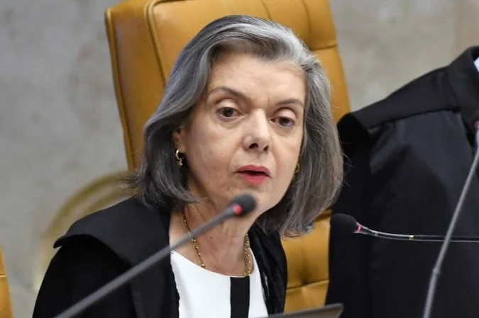 Interpretação da Câmara pode desestabilizar a integridade dos cargos públicos, diz Carmen Lúcia.