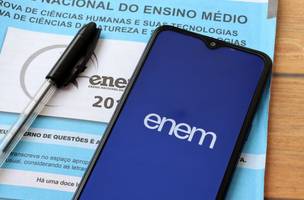 Isenção no Enem 2025 (Foto: Brenda Rocha - Blossom | Shutterstock) - EdiCase)