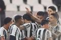Botafogo vence Internacional de goleada e sobe na tabela do Brasileirão