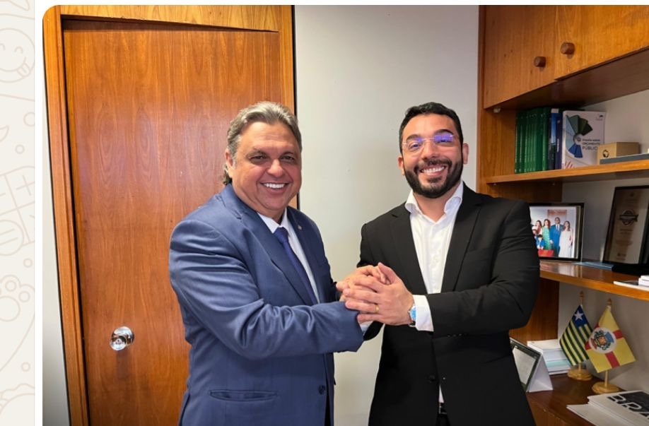 Júlio e o mané, ops, o seu fiel prefeito Francisco. E todos por Parnaíba?