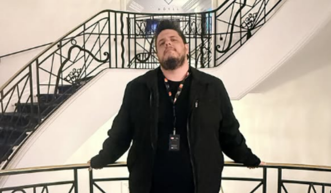 Leonardo Paiva compartilha histórias inspiradoras de nordestinos vivendo no exterior no videocast Os Nordestinos pelo Mundo.