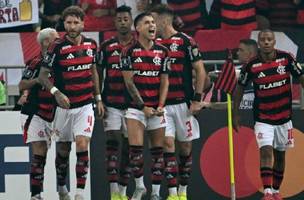 Luiz Araújo comemora gol do Flamengo contra a LDU na Libertadore (Foto: MAURO PIMENTEL/AFP via Getty Images)