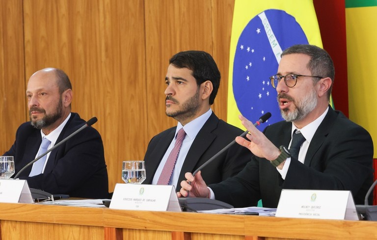 Ministros e presidente do INSS se reunem em coletiva para atualizar Operação Sem Desconto.