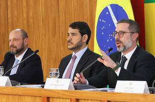 Ministros e presidente do INSS se reunem em coletiva para atualizar Operação Sem Desconto. (Foto: Foto Antônio Cruz/ Agência Brasil)