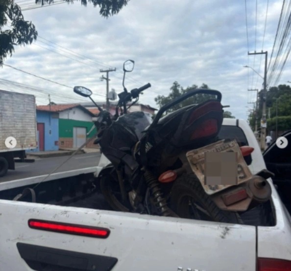 Moto apreendida.