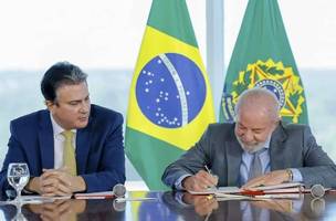 O anúncio da regulamentação do EAD já foi adiado cinco vezes pelo governo federal, mas o decreto foi assinado nesta segunda (19/5) (Foto: Ricardo Stuckert/PR)