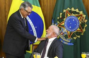 O lançamento ocorreu no Palácio do Planalto, com o presidente Luiz Inácio Lula da Silva (PT) e o ministro da Saúde, Alexandre Padilha (Foto: Marcelo Camargo/Agência Brasil)