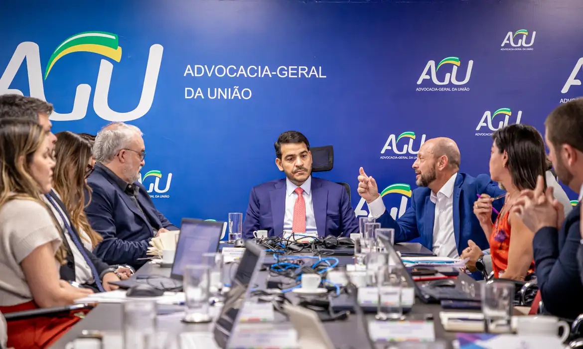 prepara plano para ressarcir aposentados vítimas de fraude