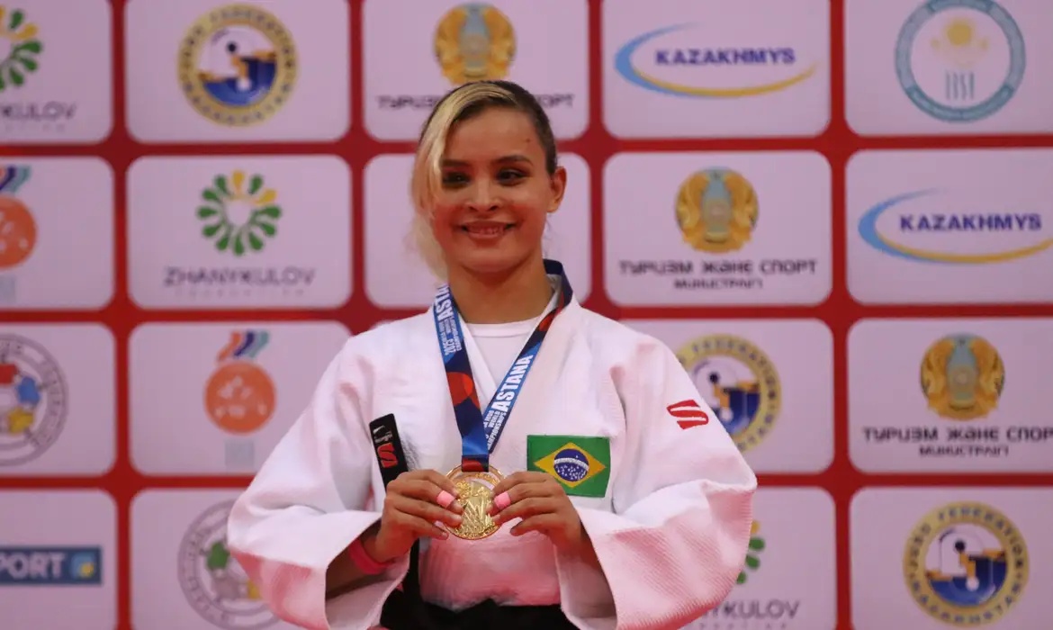 Rosi Andrade é ouro no judô paralímpico