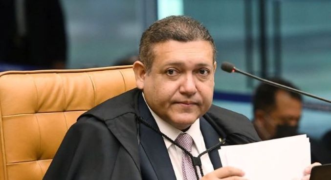 suspende decisão do TRE