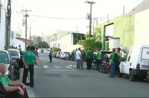 Trabalhadores do transporte público fazem paralisação em Teresina (Foto: TV Clube)
