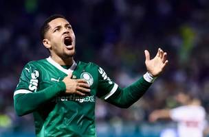 Vitor Roque comemora gol da vitória contra o São Paulo (Foto: Reprodução)