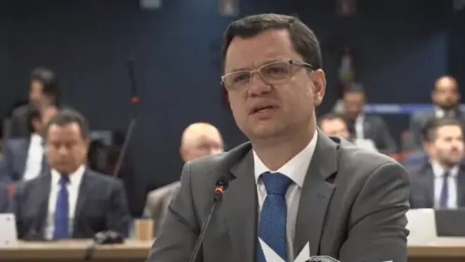 Anderson Torres afirma que relatório da PF lido em live tratava apenas de melhorias nas urnas, mas não em dúvidas sobre urnas eletrônicas.