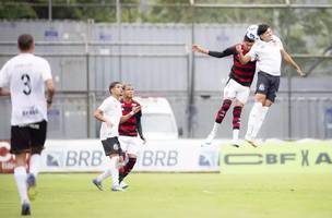 Flamengo se impõe e vence o Santos pelo Brasileirão Sub-20. (Foto: Adriano Fontes/Flamengo / Jogada10)