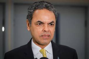Gil Carlos fazia de conta que nada acontecia até o juiz aceitar a denuncia contra ele (Foto: Reprodução)