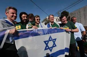 Governador Tarcísio de Freitas e prefeito Ricardo Nunes marcam presença na Marcha para Jesus em São Paulo. (Foto: Paulo Pinto/Agência Brasil)