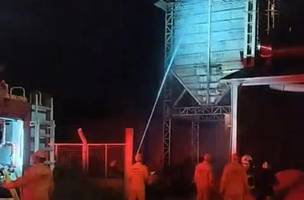 Incêndio em fábrica de Teresina (Foto: Divulgação/Corpo de Bombeiros)