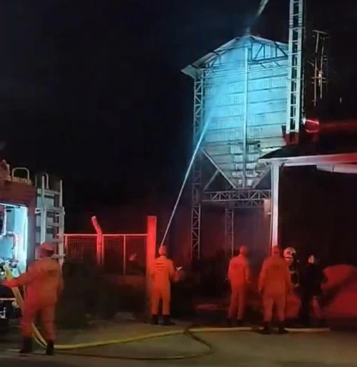 Incêndio em fábrica de Teresina