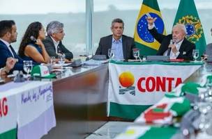 Lula e membros do congressso se reúnem com sindicalistas da Cotag (Foto: Ricardo Stuckert/Presidência)