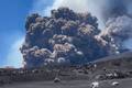 Maior vulcão da Europa entra em erupção