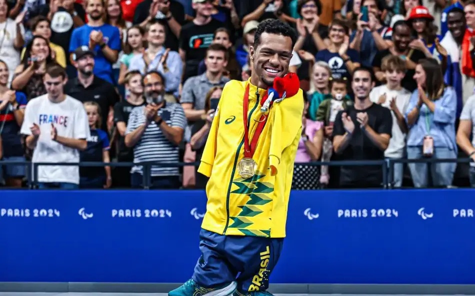 O atleta Gabrielzinho conquistou três ouros em Paris.