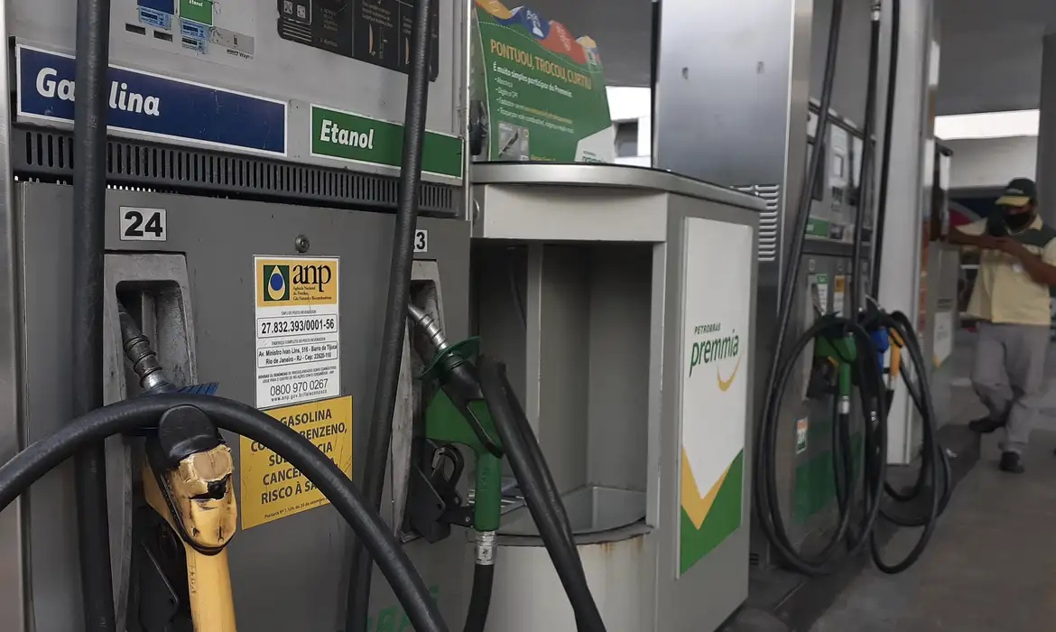 Reduz preço da gasolina