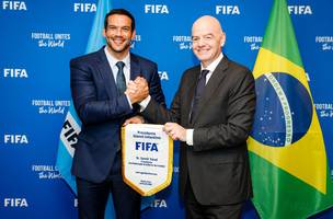 Samir Xaud, e o presidente da Fifa (Federação Internacional de Futebol), Gianni Infantino (Foto: Fifa)