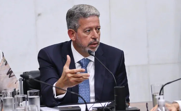 Deputado Arthur Lira: relator do projeto de isenção do IR até R$ 5 mil apresentou seu parecer nesta quinta, 10 (Marina Ramos/Agência Câmara)