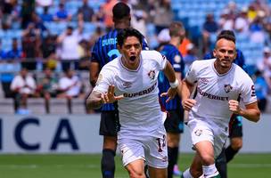 Germán Cano comemora fazendo o L, de Lorenzo, seu filho: atacante abre o placar para o Fluminense diante da Inter de Milão (Foto: Getty Images)